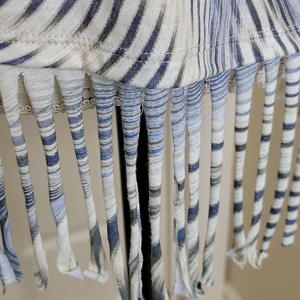 Chico's Knit Fringed Abstract Feathered Print Top Size S/M - Picture 2 of 9